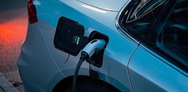 聚焦<em>汽車(chē)</em>電動(dòng)化！辛國(guó)斌會(huì)見(jiàn)歐洲<em>汽車(chē)</em>工業(yè)協(xié)會(huì)秘書(shū)長(zhǎng)狄薇斯